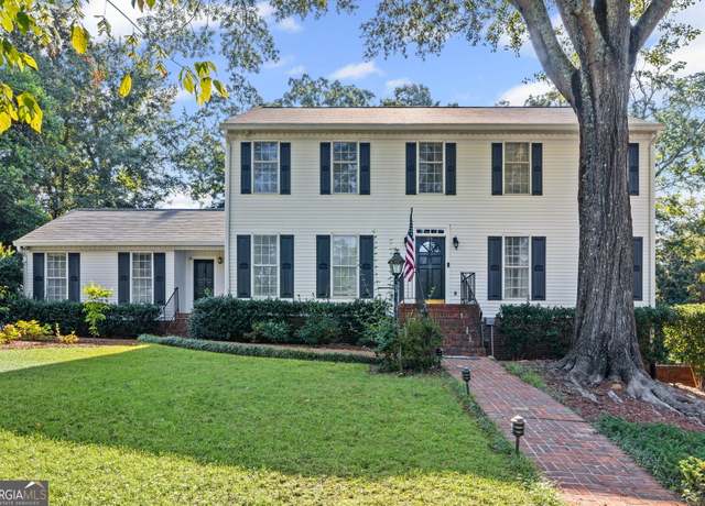 Property at 21 Fontaine Dr, Newnan, GA 30263, 6 beds, 4.5 baths