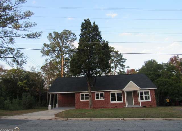 Property at 1275 Triple Hill Dr, Macon, GA 31206, 3 beds, 2 baths