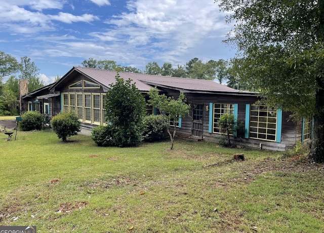 Property at 3539 15th Ave E, Valley, AL 36854, 2 beds, 2 baths