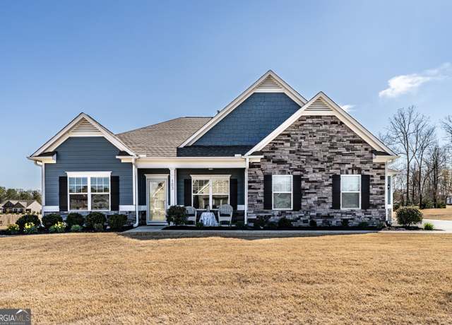 Property at 103 Topaz St, Calhoun, GA 30701, 3 beds, 3 baths