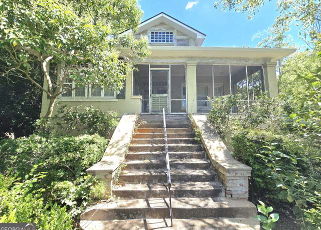 Property at 863 Boulevard, Macon, GA 31211, 5 beds, 3 baths