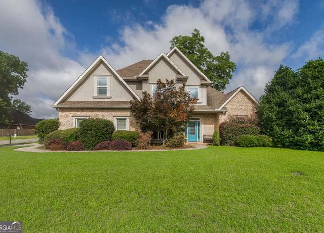 Property at 300 Cheshire Dr, Warner Robins, GA 31088, 4 beds, 2.5 baths