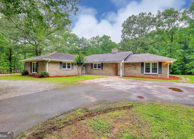Property at 100 Willow Wood Rd, Social Circle, GA 30025, 3 beds, 2 baths