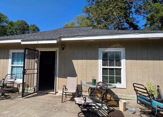 Property at 3928 Grand Ave, Macon, GA 31204, 4 beds, 2.5 baths