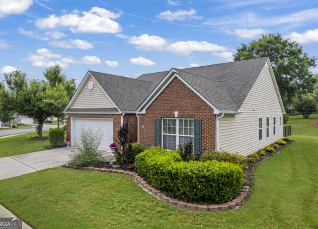 Property at 410 Mockingbird Dr, Loganville, GA 30052, 3 beds, 2 baths
