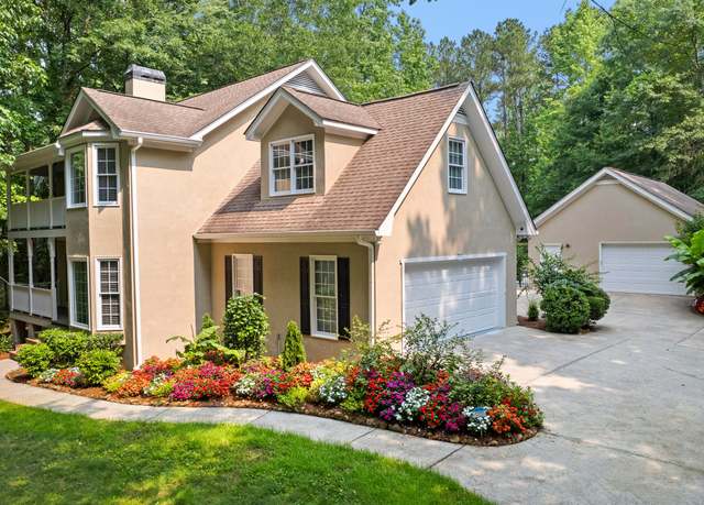 Property at 210 Farr Lake Dr, Tyrone, GA 30290, 4 beds, 2.5 baths