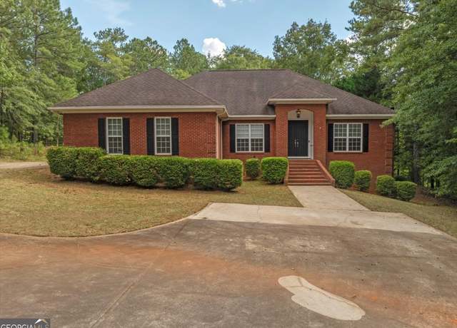 Property at 1125 S Green St, Thomaston, GA 30286, 3 beds, 2 baths