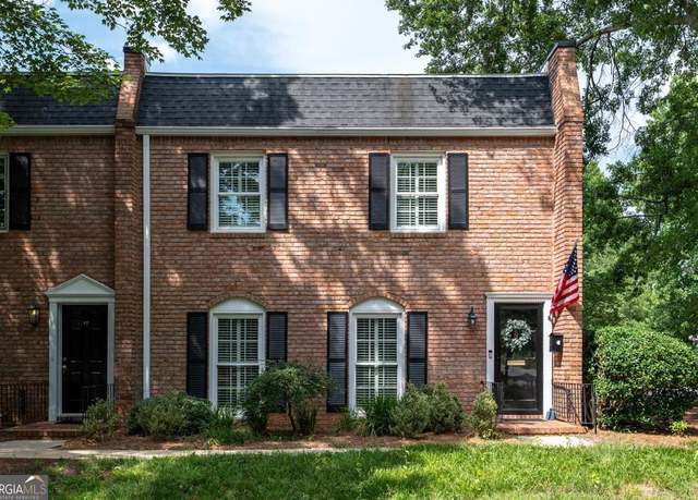 Property at 18 S Stratford Dr, Athens, GA 30605, 3 beds, 2.5 baths