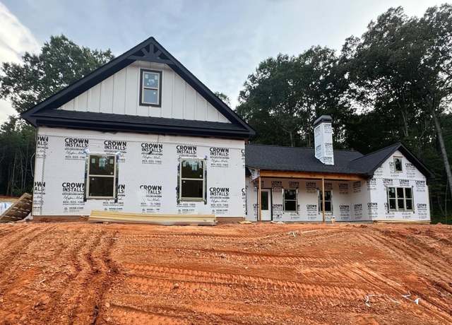 Property at 405 Ayers Creek Dr, Toccoa, GA 30577, 3 beds, 2.5 baths