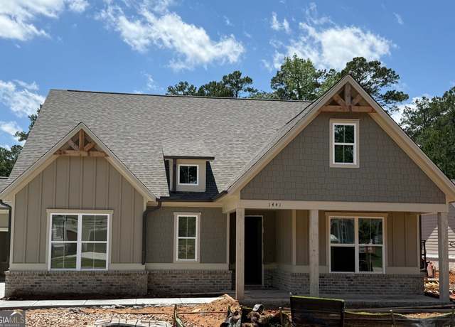 Property at 1441 Lake Dr, Greensboro, GA 30642, 4 beds, 3 baths