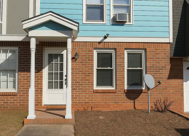 Property at 796 Glynn Oaks Dr, Clarkston, GA 30021, 3 beds, 1.5 baths