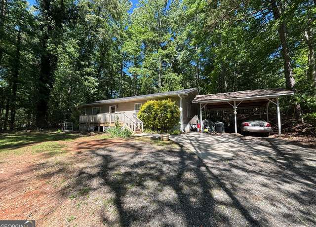Property at 992 Tom Bell Rd, Cleveland, GA 30528, 3 beds, 1.5 baths