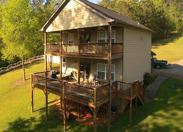 Property at 74 Holly Harbor Ln SW, Sparta, GA 31087, 4 beds, 3 baths