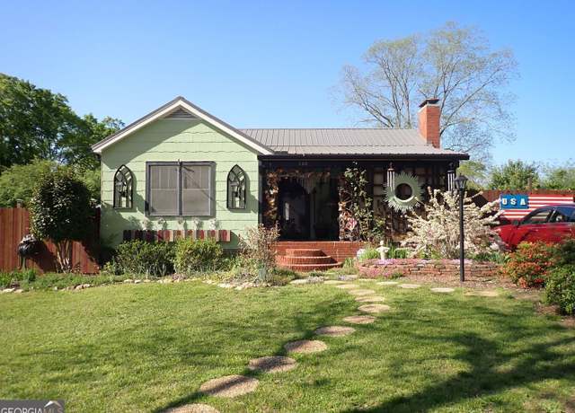 Property at 120 South Ave, Jonesboro, GA 30236, 3 beds, 2.5 baths