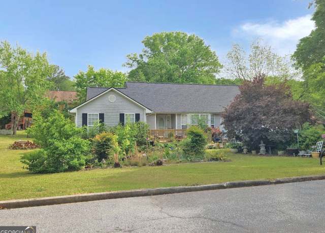 Property at 125 Burnside St, Jonesboro, GA 30236, 3 beds, 2 baths