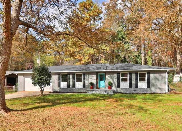 Property at 1199 Country Club Rd, Newnan, GA 30263, 3 beds, 2 baths
