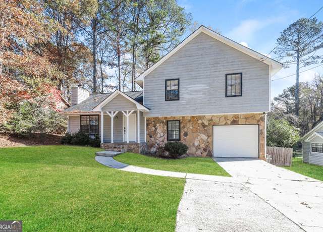 Property at 9200 Sunset Dr, Jonesboro, GA 30238, 3 beds, 2.5 baths