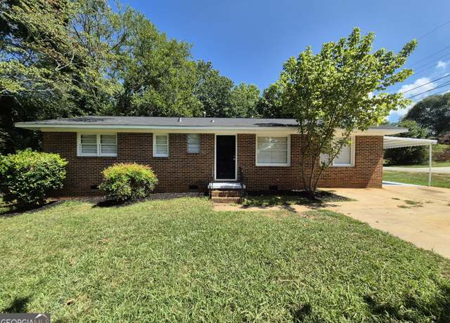 Property at 1995 Lexington Rd, Athens, GA 30605, 3 beds, 1.5 baths