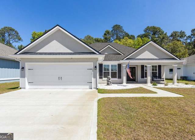 Property at 166 Verano St, Kingsland, GA 31548, 4 beds, 2 baths