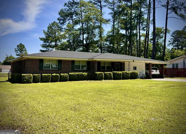 Property at 1421 Peach St, Dublin, GA 31021, 3 beds, 2 baths