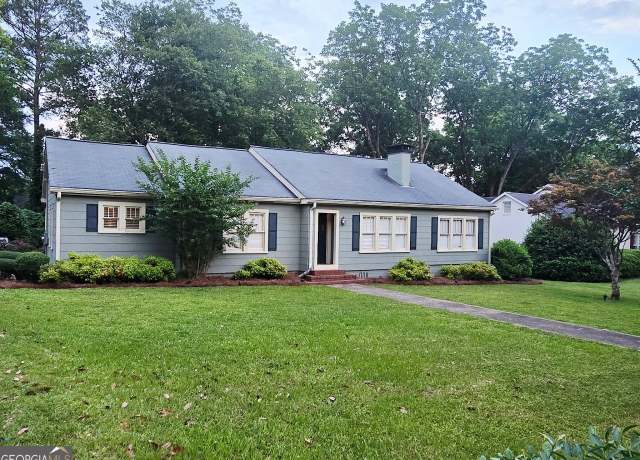 Property at 142 Griffin Dr, Carrollton, GA 30117, 3 beds, 2 baths