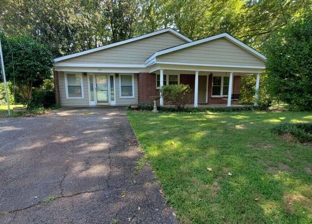 Property at 235 Lawrenceville St, Jefferson, GA 30549, 3 beds, 2 baths