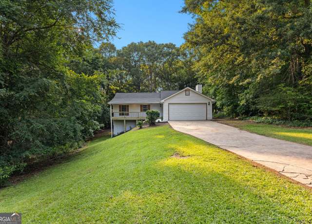 Property at 130 Redbud Ct, Senoia, GA 30276, 4 beds, 3 baths