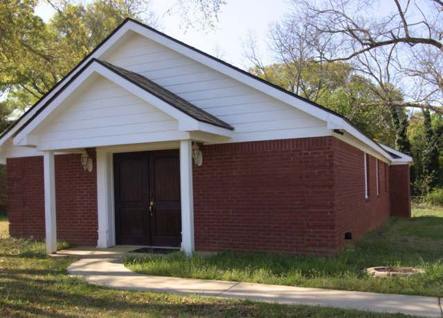 Property at 512 Searcy Ave, Griffin, GA 30223, 2 beds, 2 baths