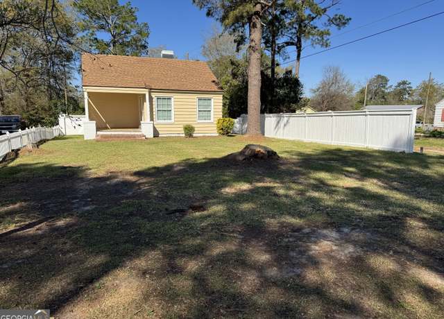 Property at 910 S 4th St, Cordele, GA 31015, 2 beds, 1 bath