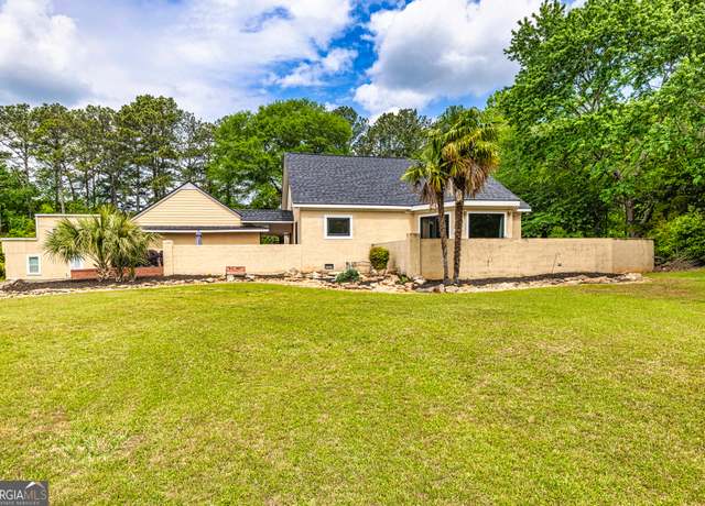 Property at 26 Cannongate Rd, Sharpsburg, GA 30277, 3 beds, 2 baths