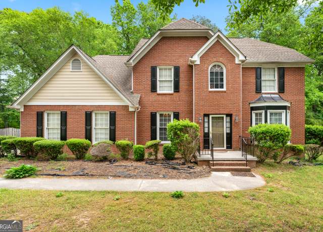 Property at 10044 Point View Dr, Jonesboro, GA 30238, 4 beds, 2.5 baths