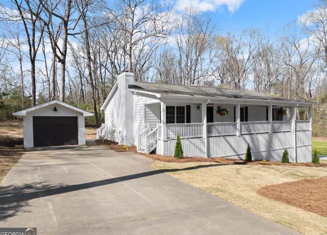 Property at 119 Forest St, Jefferson, GA 30549, 5 beds, 3 baths