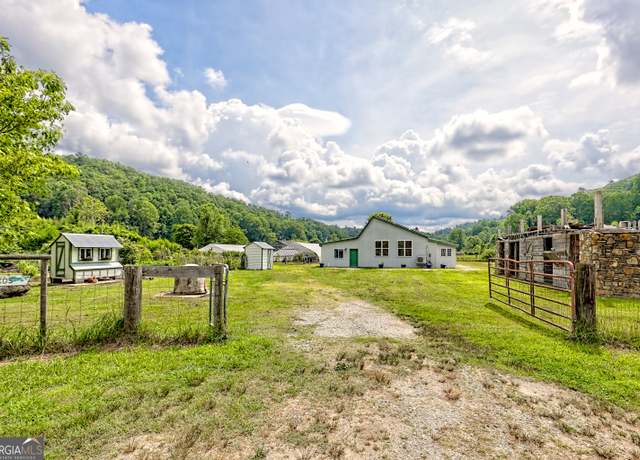 Property at 595 Jim Mccrackin Rd, Clayton, GA 30525, 4 beds, 3 baths