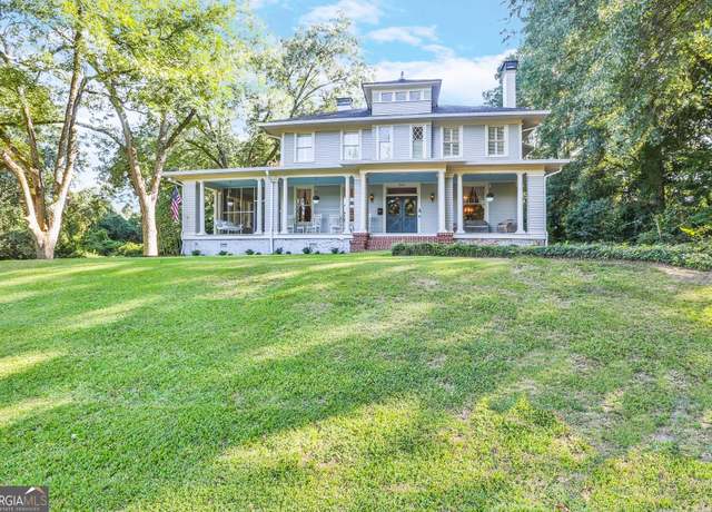 Property at 365 Seavy St, Senoia, GA 30276, 5 beds, 4 baths