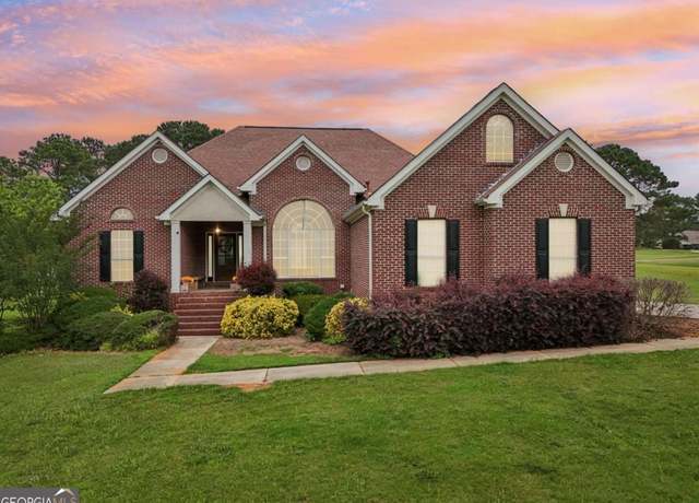 Property at 1535 Lake Dow Rd, Mcdonough, GA 30252, 3 beds, 2.5 baths