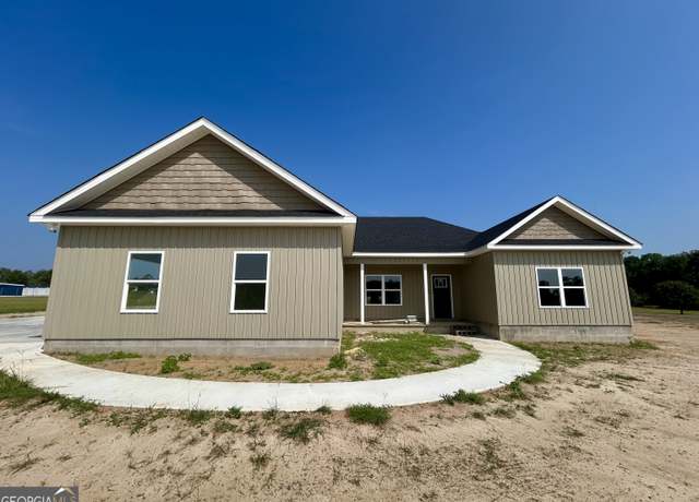 Property at 522 Clearwater Cir, Dublin, GA 31021, 4 beds, 2.5 baths