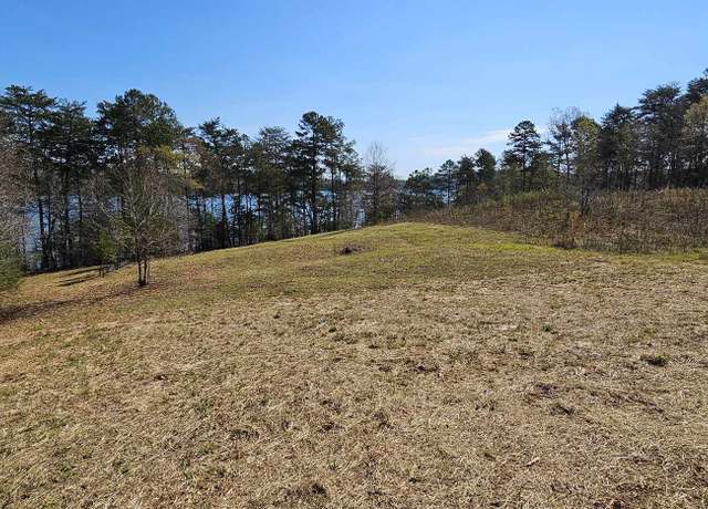 Property at 1006 N Edgewater Trl, Toccoa, GA 30577