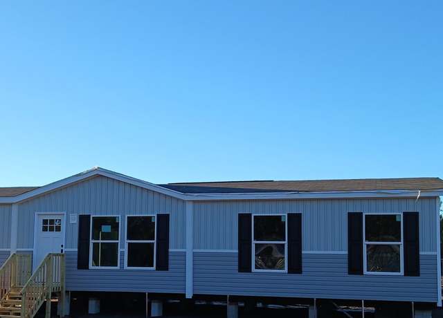 Property at 609 Boulevard St, Folkston, GA 31537, 3 beds, 2 baths