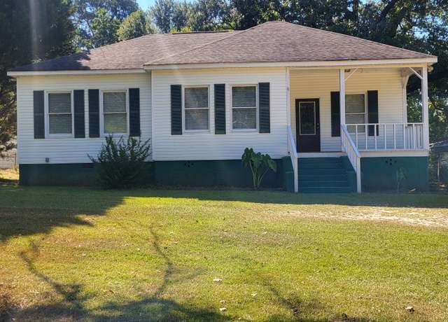 Property at 2012 29th Blvd, Valley, AL 36854, 3 beds, 2 baths