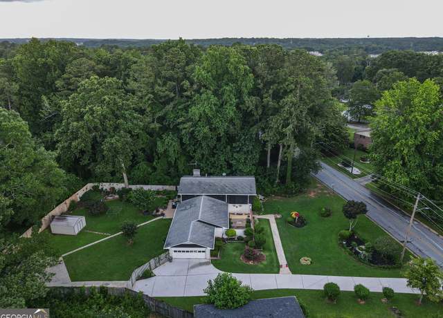 Property at 4213 Janice Dr, Atlanta, GA 30337, 4 beds, 2.5 baths