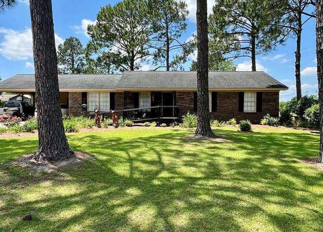 Property at 103 Meadowood Ln, Fitzgerald, GA 31750, 3 beds, 1 bath