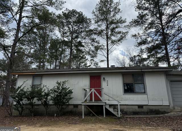 Property at 304 Keith Dr, Warner Robins, GA 31093, 3 beds, 1 bath