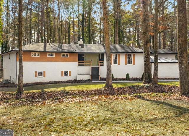 Property at 2019 Emerald Dr, Jonesboro, GA 30236, 5 beds, 3.5 baths