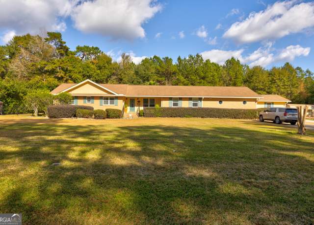 Property at 124 Tall Pines Dr, Thomasville, GA 31792, 5 beds, 4.5 baths