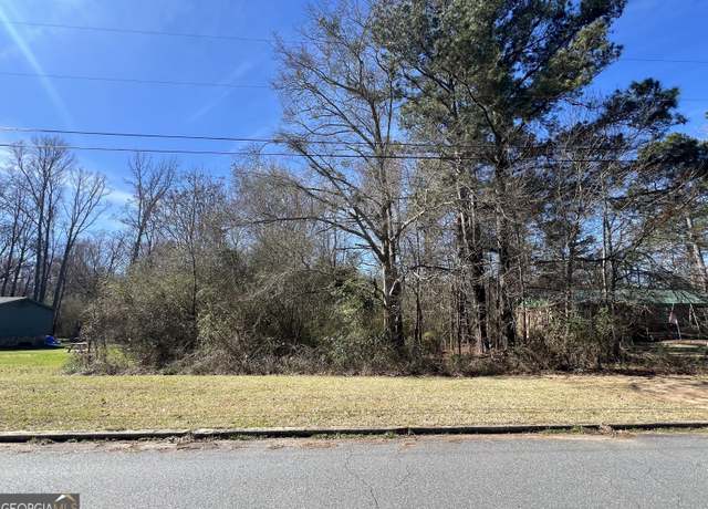 Property at 131 Bradley Cir, Barnesville, GA 30204