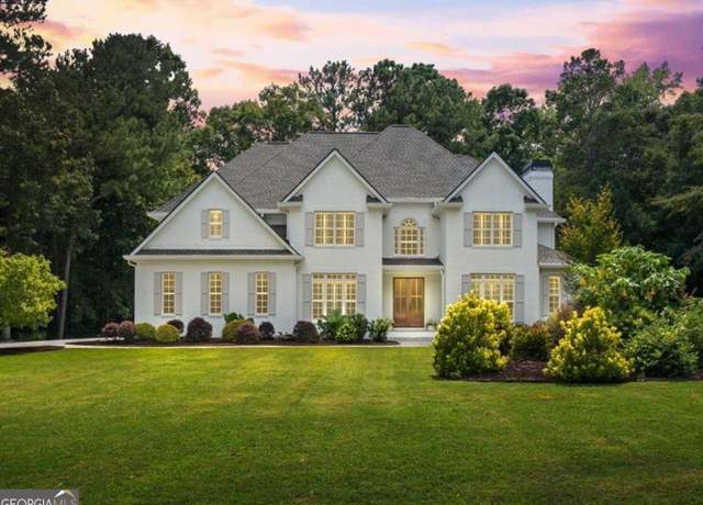 Property at 215 Ashley Forest Dr, Fayetteville, GA 30214, 5 beds, 4.5 baths