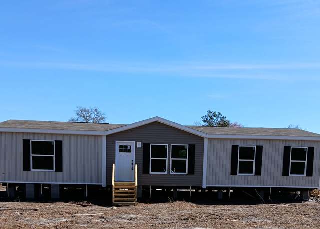 Property at 618 Grande Ave, Folkston, GA 31537, 3 beds, 2 baths