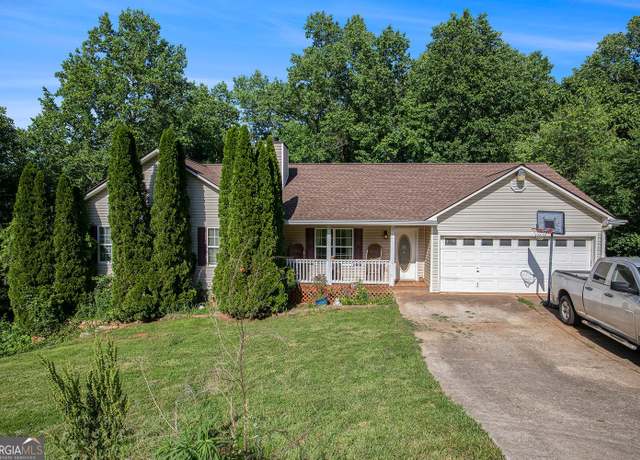 Property at 3338 Pennington Point Dr, Gainesville, GA 30507, 3 beds, 2 baths