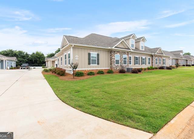 Property at 488 Nandina Ct, Warner Robins, GA 31088, 3 beds, 2.5 baths