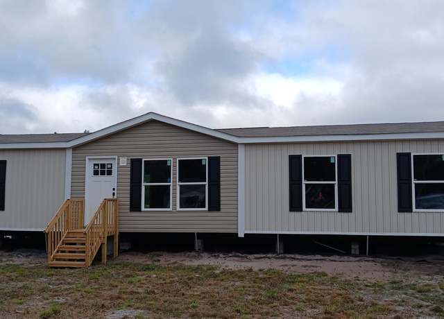 Property at 523 Boulevard St, Folkston, GA 31537, 3 beds, 2 baths